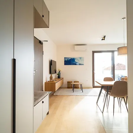 South&west By Belmont Realty דירה *