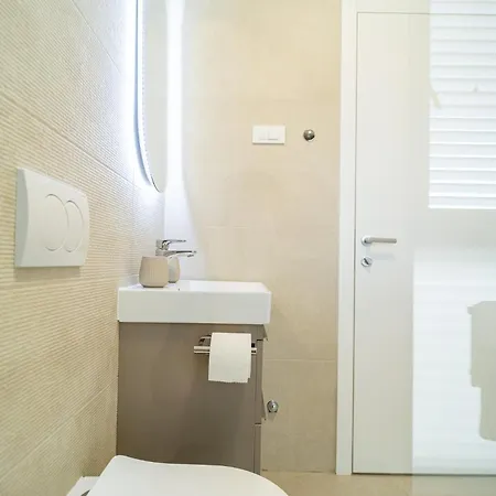 South&west By Belmont Realty דירה זאדאר