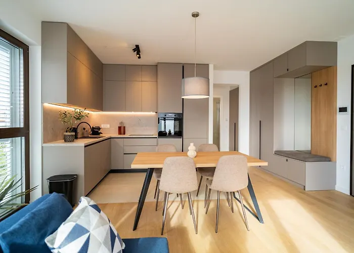 South&west By Belmont Realty Apartman *