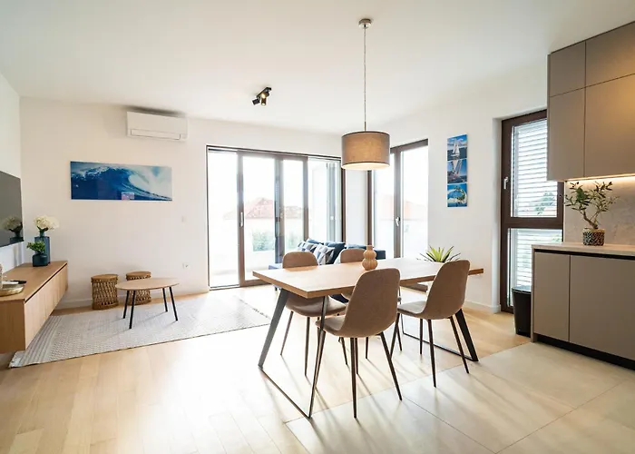 South&west By Belmont Realty Apartman *