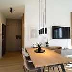 Lägenhet South&west By Belmont Realty