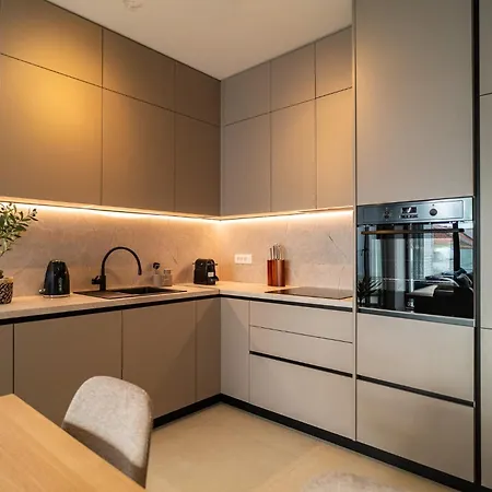 Lägenhet South&west By Belmont Realty *
