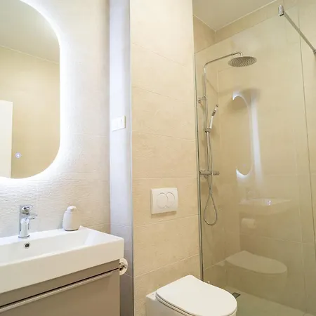 South&west By Belmont Realty Apartament